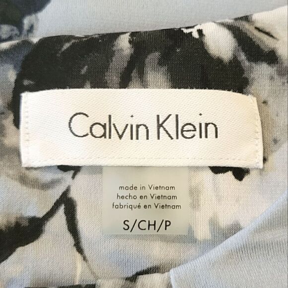 Calvin Klein Blue Floral Pleated Neck Keyhole Closure Sleeveless Blouse Size SP - Picture 6 of 7